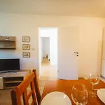 Apartment Split Sea Bliss דירה *